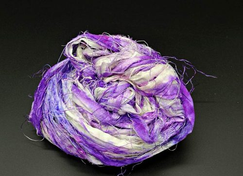 Seidenbänder in verschiedenen Violetttönen