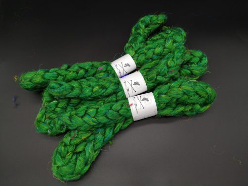 Kammzug aus grüner Sariseide in uni