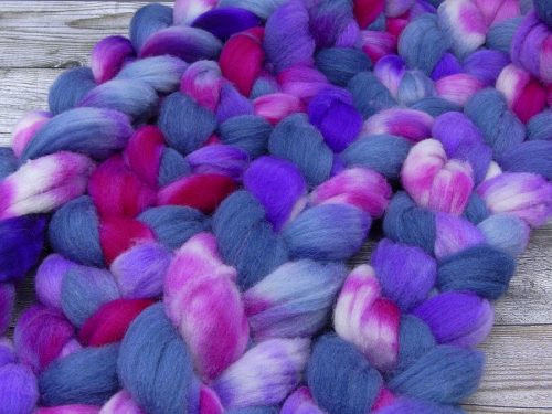 Kammzug aus Süddeutscher Merino in blaugrau, pink und violett