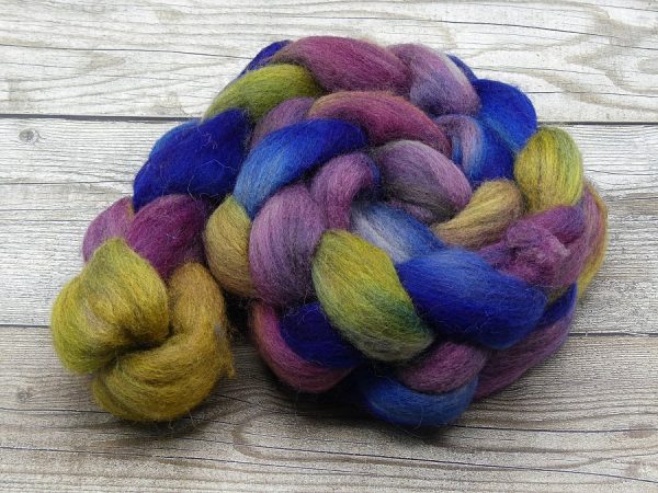 Kammzug aus Corriedale in grau, violett, gelb und blau