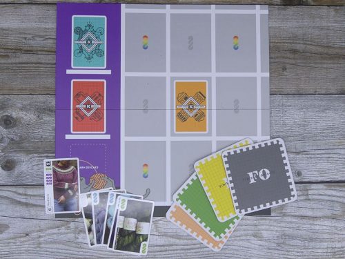 Spielbrett und Karten von Knitting the Card game